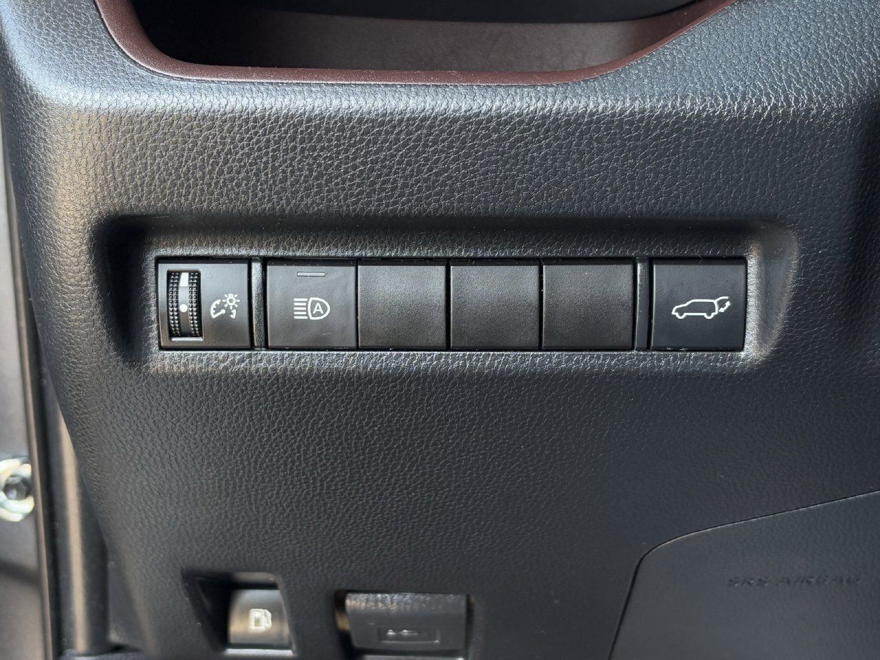 Used 2021 Toyota RAV4 Limited AWD/4WD image 25