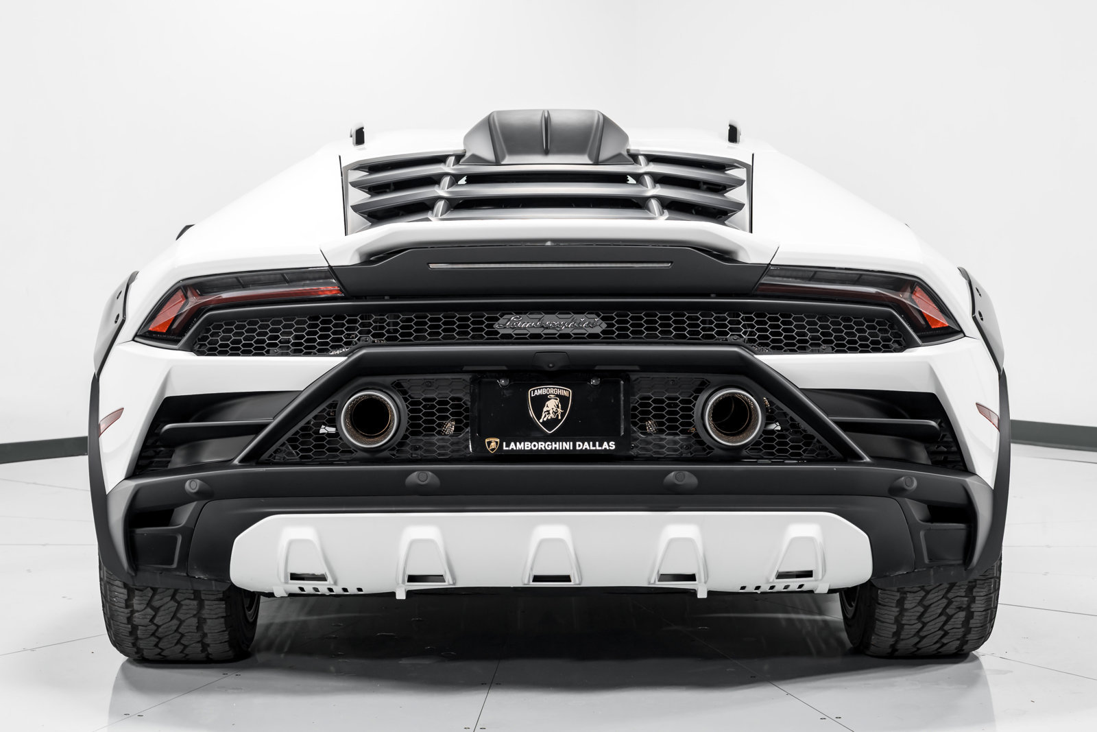 Used 2023 Lamborghini Huracan Sterrato AWD/4WD image 4