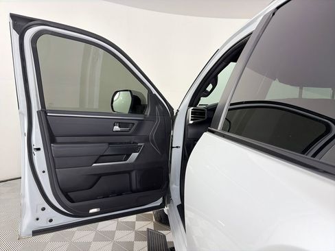 Used 2024 Toyota Sequoia Platinum AWD/4WD image 10