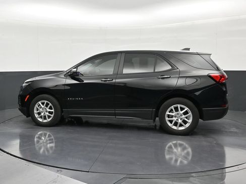 Used 2024 Chevrolet Equinox LS FWD image 2