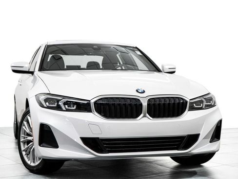 Used 2024 BMW 330i xDrive Sedan AWD/4WD image 3
