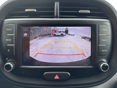 Used 2022 Kia Soul LX image 10