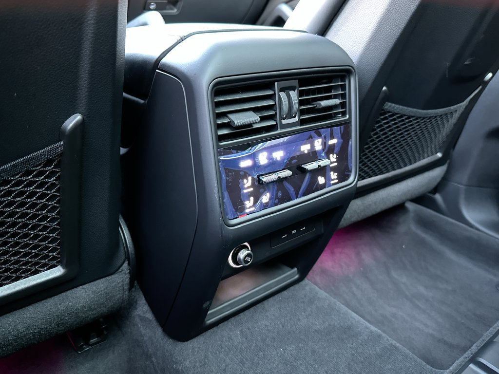 Certified 2025 Porsche Cayenne AWD/4WD image 27
