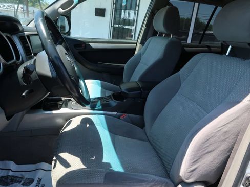 Used 2004 Toyota 4Runner SR5 RWD image 6