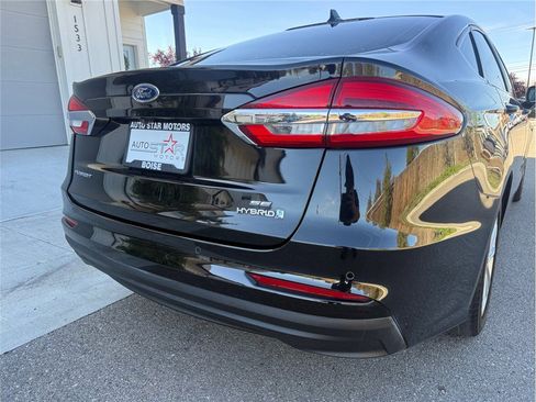 Used 2019 Ford Fusion SE FWD image 46