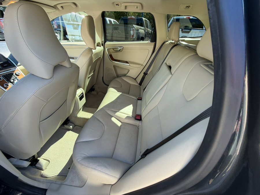 Used 2015 Volvo XC60 T6 AWD/4WD image 13