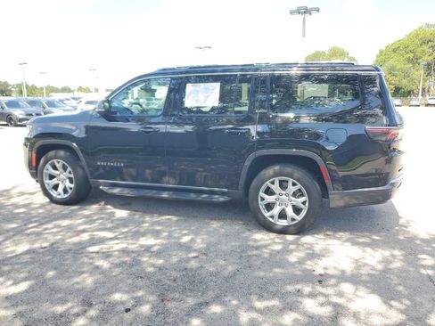 Used 2022 Jeep Wagoneer Series II AWD/4WD image 9