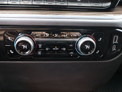 Used 2024 GMC Sierra 1500 Elevation image 22