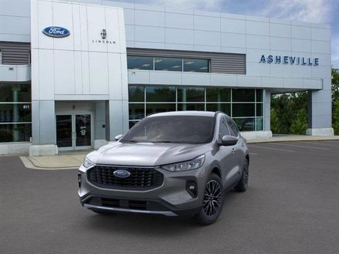 New 2024 Ford Escape SE image 2