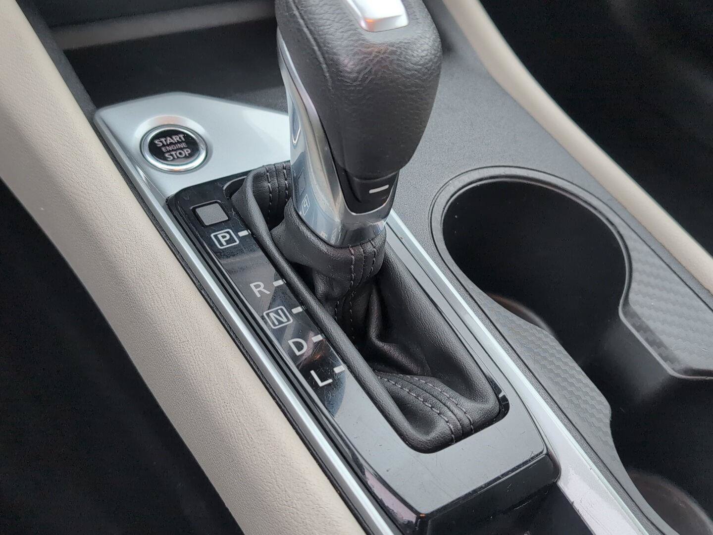 Used 2025 Nissan Altima 2.5 SV FWD image 30