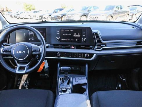 Used 2023 Kia Sportage LX image 12