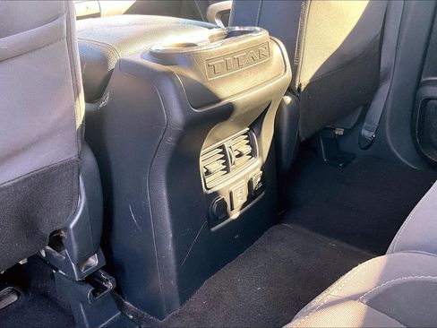 Used 2020 Nissan Titan SV w/ SV Convenience Package image 22