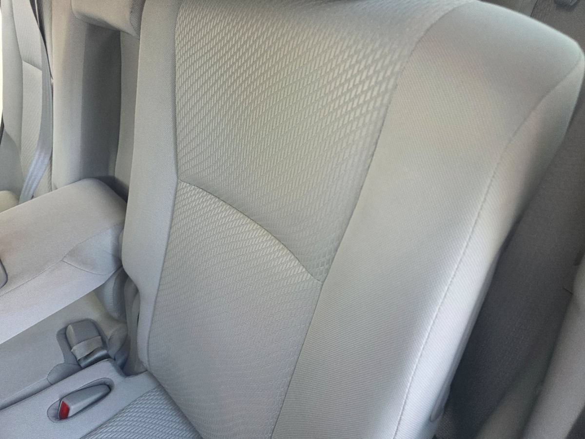 Used 2016 Toyota Highlander LE FWD image 25