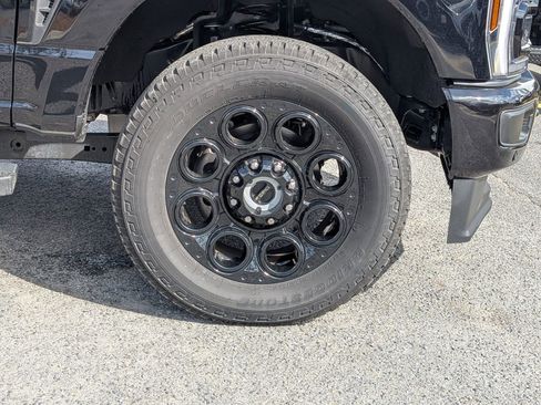 Certified 2026 Ford F250 Lariat w/ Black Appearance Package image 11