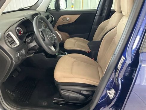 Used 2020 Jeep Renegade Sport w/ Sport Appearance Group FWD image 2