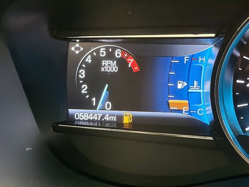 Used 2019 Ford Explorer XLT w/ Equipment Group 201A image 8