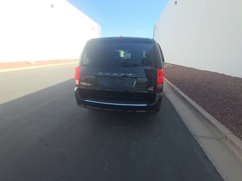 Used 2018 Dodge Grand Caravan GT FWD image 3