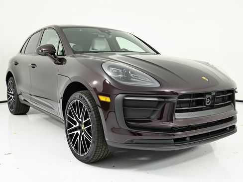 New 2026 Porsche Macan image 9