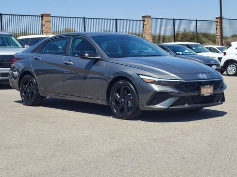 New 2026 Hyundai Elantra SEL Sport FWD image 33