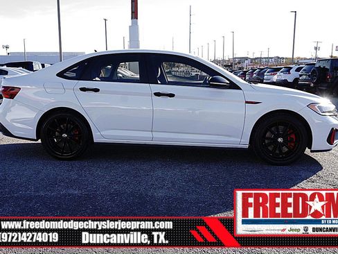 Used 2024 Volkswagen Jetta GLI 40th Anniversary Edition image 6