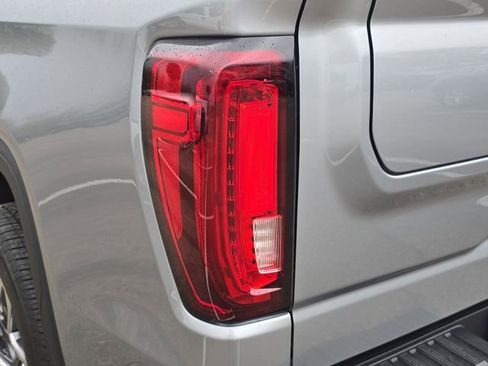 Used 2025 GMC Sierra 1500 SLT image 34