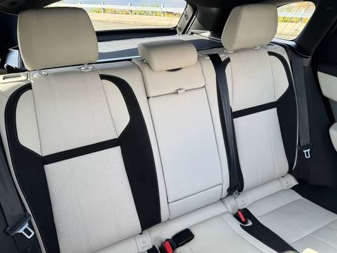 Used 2020 Land Rover Range Rover Velar R-Dynamic S image 27