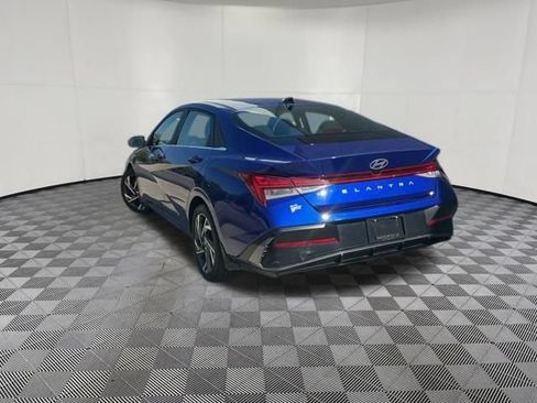 Certified 2024 Hyundai Elantra SEL w/ Convenience Package FWD image 11
