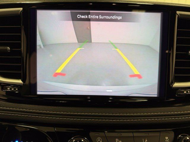 Used 2025 Chrysler Pacifica Limited FWD image 12