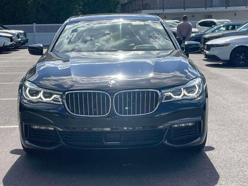 Used 2019 BMW 750i xDrive w/ Autobahn Package AWD/4WD image 2