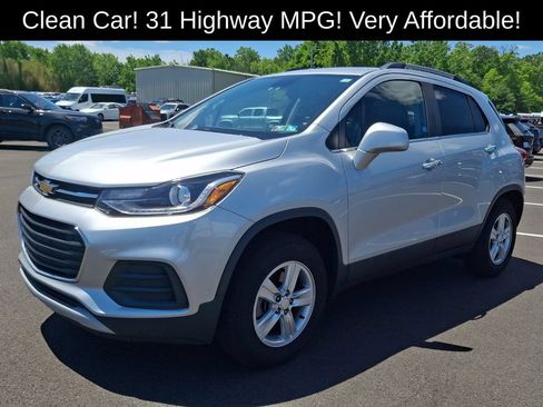 Used 2019 Chevrolet Trax LT w/ LT Convenience Package FWD image 6