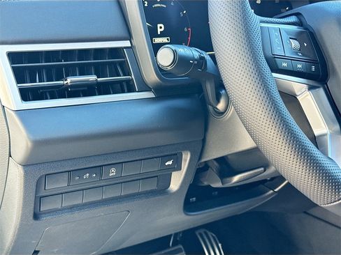 New 2026 Mitsubishi Outlander SEL image 10