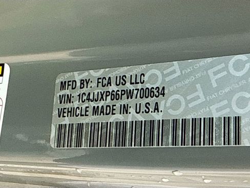 Used 2023 Jeep Wrangler Unlimited Sahara w/ Cold Weather Group AWD/4WD image 36
