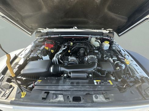 Used 2023 Jeep Gladiator Mojave AWD/4WD image 40