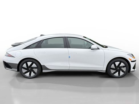 New 2025 Hyundai Ioniq 6 SE image 6