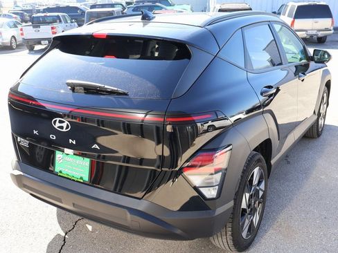 Used 2025 Hyundai Kona SEL image 5