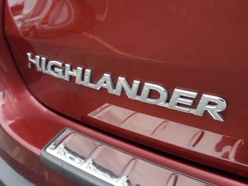 Used 2019 Toyota Highlander SE AWD/4WD image 9