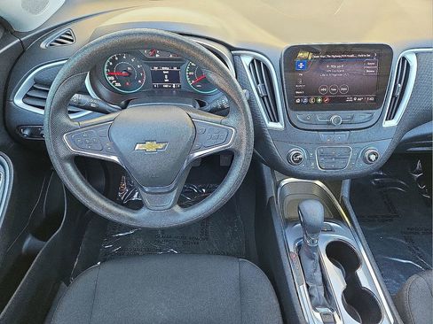Used 2024 Chevrolet Malibu LT image 17