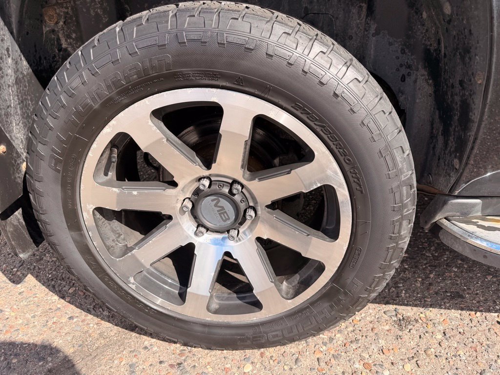 Used 2011 GMC Yukon XL Denali AWD/4WD image 17