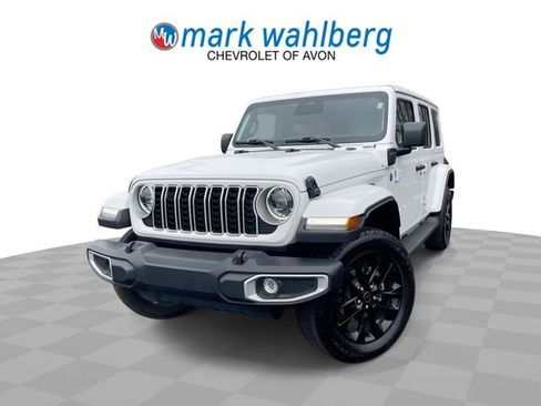 Used 2025 Jeep Wrangler Unlimited Sahara AWD/4WD image 1