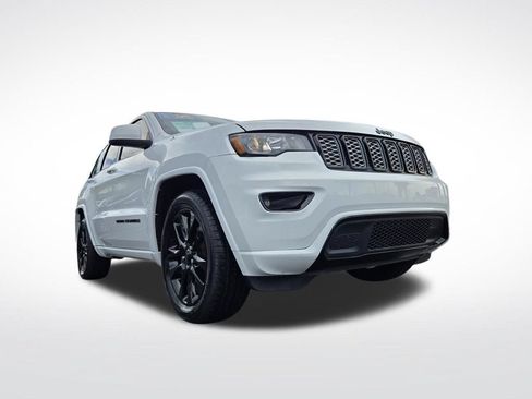 Used 2019 Jeep Grand Cherokee Altitude RWD image 46