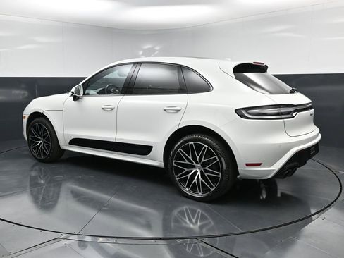 Used 2025 Porsche Macan AWD/4WD image 3