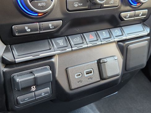 Used 2023 Chevrolet Silverado 2500 LT w/ Convenience Package image 23