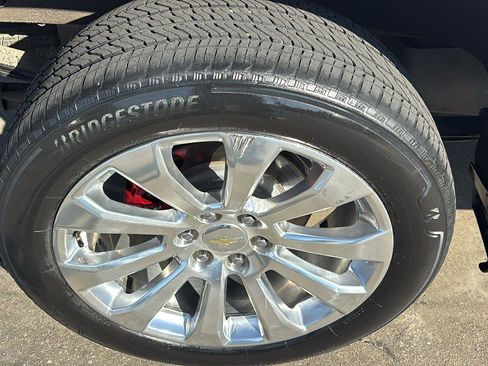 Used 2021 Chevrolet Silverado 1500 High Country w/ Technology Package image 11