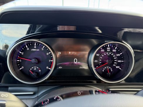 Used 2024 Kia Carnival EX image 15