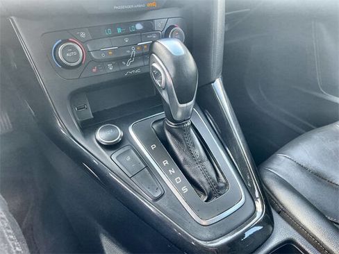 Used 2017 Ford Focus Titanium image 14