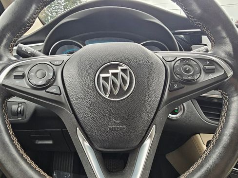 Used 2018 Buick Envision Essence image 3