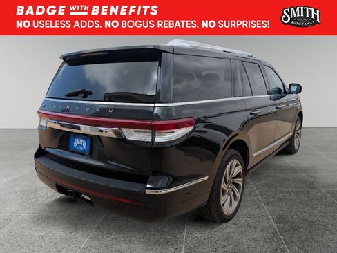 Used 2022 Lincoln Navigator L Reserve image 4