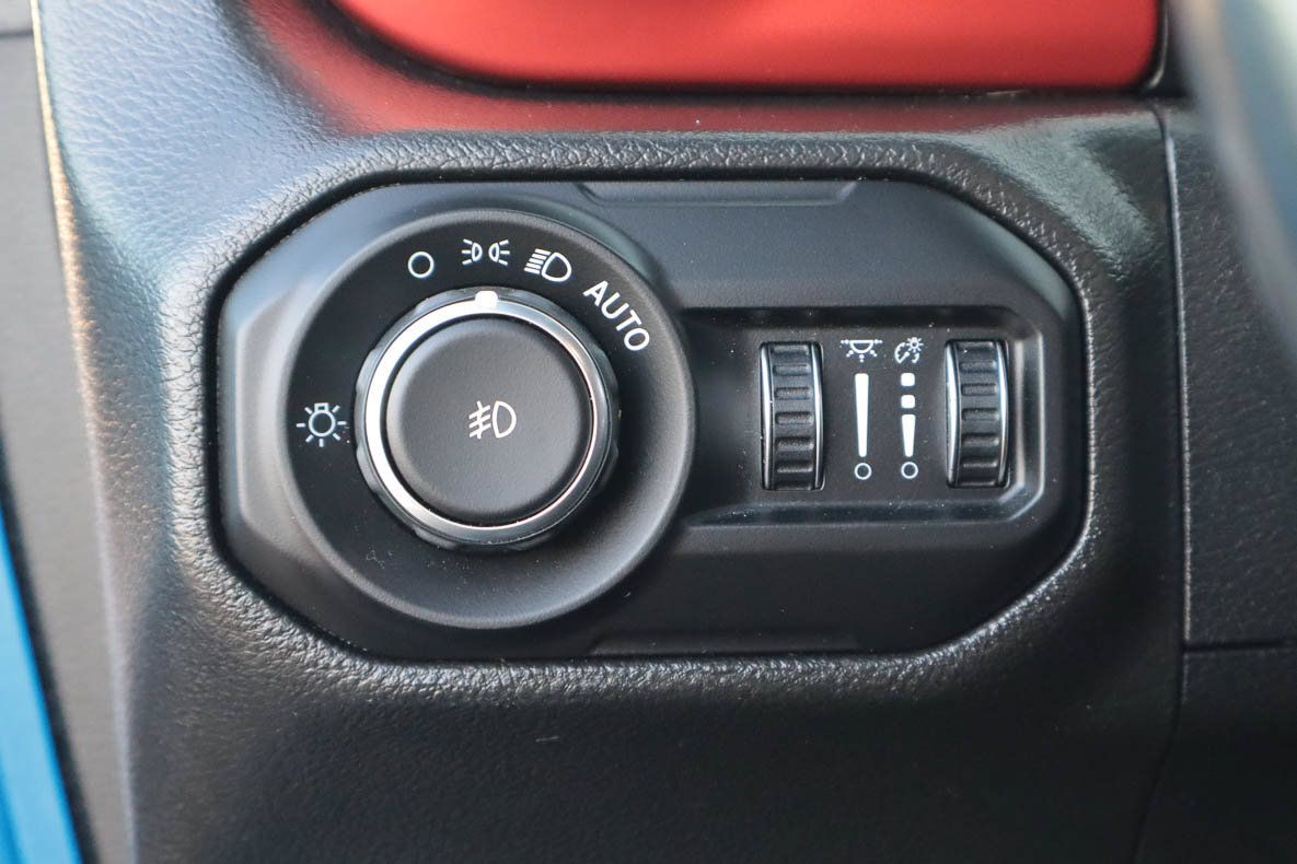 Used 2022 Jeep Wrangler Unlimited Rubicon AWD/4WD image 17