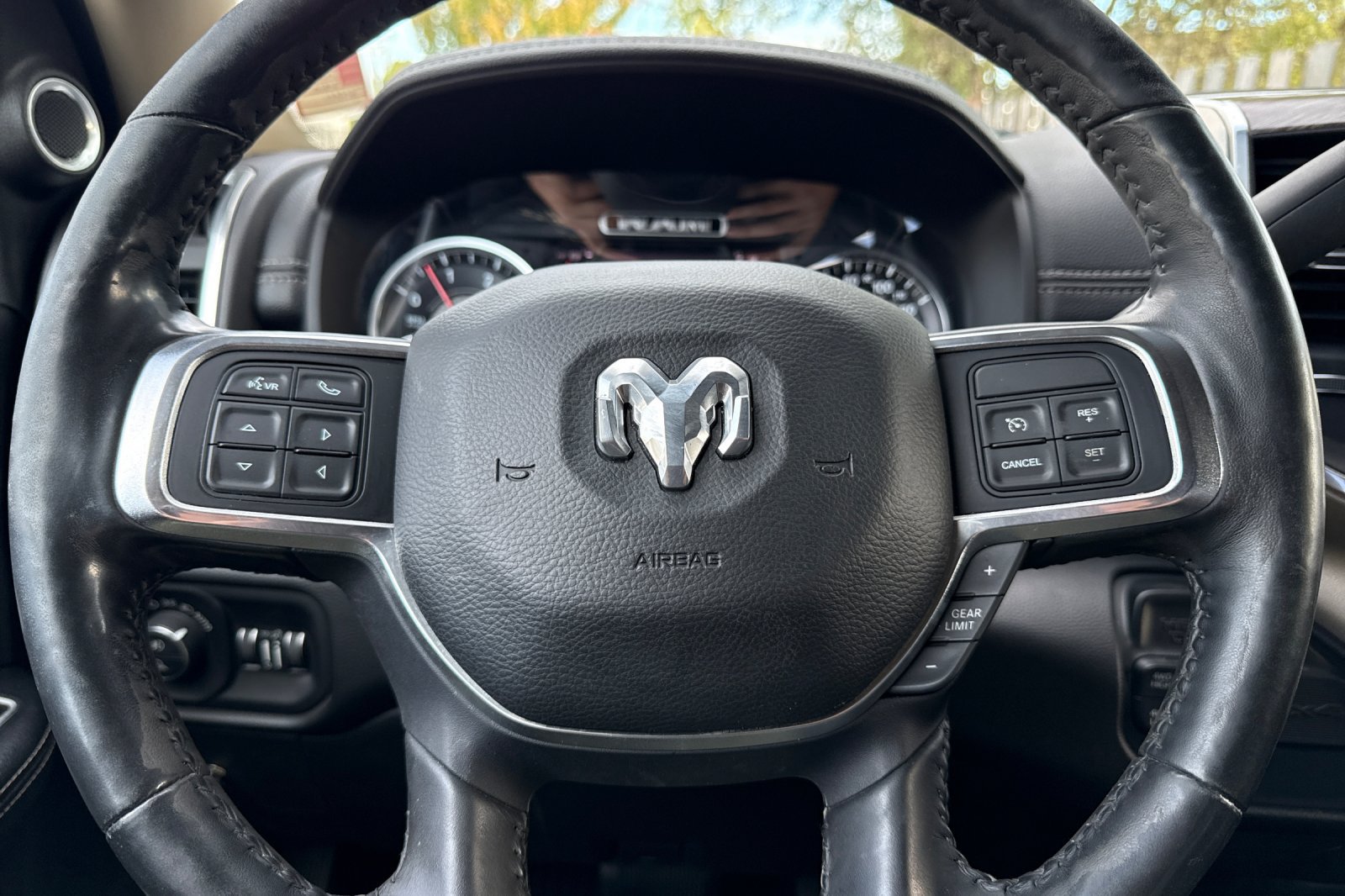 Used 2019 RAM 2500 Laramie AWD/4WD image 23