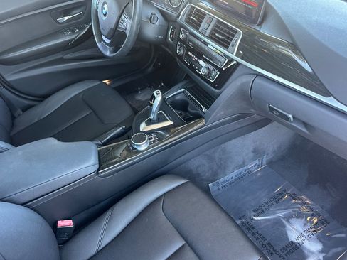 Used 2018 BMW 320i Sedan w/ Convenience Package RWD image 19